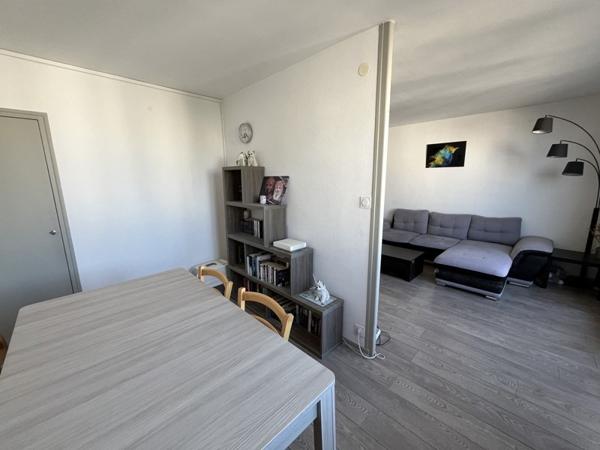 Appartement à vendre |  Saint-Priest |  4 pièces | 65 m²