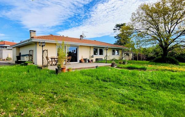 Maison plain-pied 134 m² 6 pièces  jardin 1690 m² piscine  garage Liverdun Toulaire