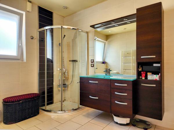 Maison plain-pied 134 m² 6 pièces  jardin 1690 m² piscine  garage Liverdun Toulaire