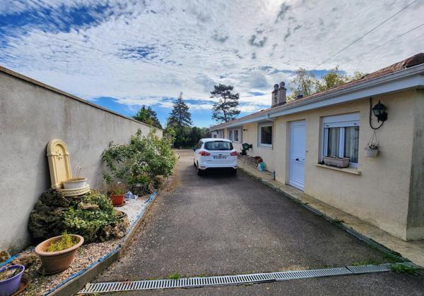 Maison plain-pied 134 m² 6 pièces  jardin 1690 m² piscine  garage Liverdun Toulaire
