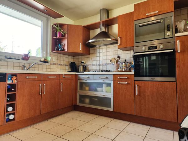 Maison plain-pied 134 m² 6 pièces  jardin 1690 m² piscine  garage Liverdun Toulaire