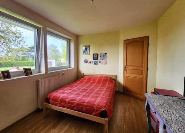 Maison plain-pied 134 m² 6 pièces  jardin 1690 m² piscine  garage Liverdun Toulaire