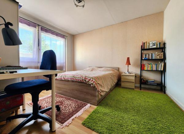 Maison plain-pied 134 m² 6 pièces  jardin 1690 m² piscine  garage Liverdun Toulaire