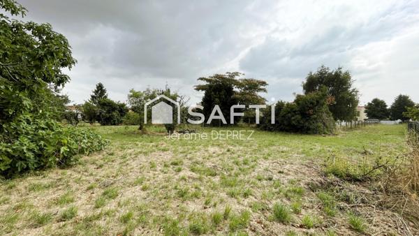 Terrain constructible 1029 m² proche centre bourg