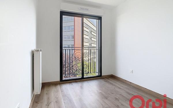 Appartement à louer    4 pièces • 84,10 m2 Clamart