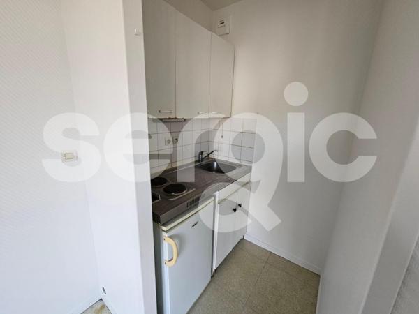 Location 1 Pieces 22 80000 Amiens 25 0365 01 0005