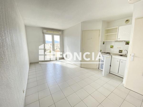 Location Studio 26.03 m² - 201 RUE SAINTE CECILE Marseille 13005