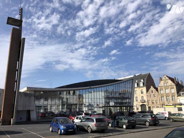LOCAUX A AMENAGER EN CENTRE VILLE