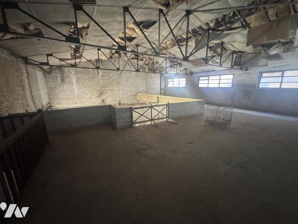 LOCAUX A AMENAGER EN CENTRE VILLE