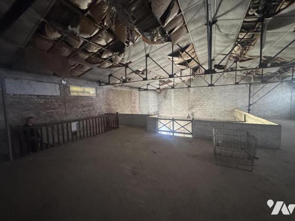 LOCAUX A AMENAGER EN CENTRE VILLE