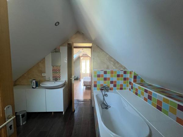 Maison GRAY -5 Chambres- vaste terrain