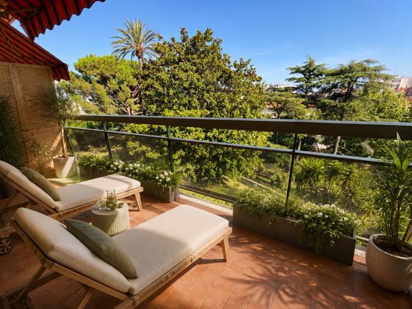 Appartement
         2 pièces
        - 58 m² 450 000 € *