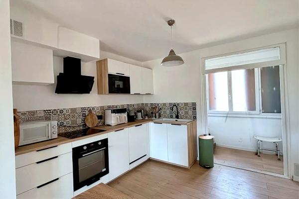 Appartement
         4 pièces
        - 96 m² 145 000 € *