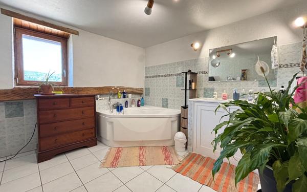 Maison à vendre    4 pièces • 92,23 m2 Entre-deux-Guiers