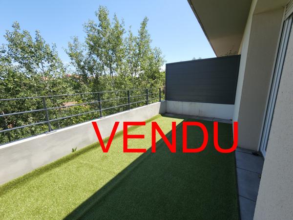T3 dernier étage avec terrasse et garage fermé