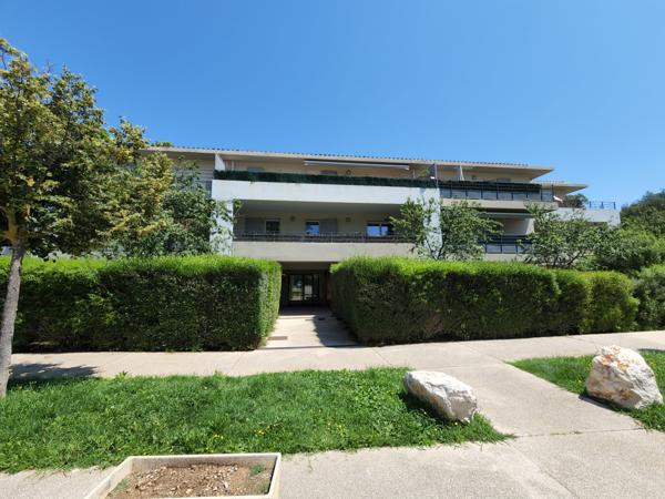 T3 dernier étage avec terrasse et garage fermé