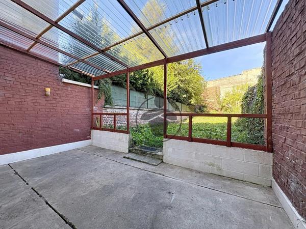 Location                                                      Maison
                        
                     6 pièces                      122 m2                     à Saint-Quentin
