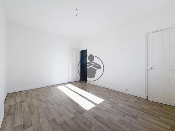 Location                                                      Maison
                        
                     6 pièces                      122 m2                     à Saint-Quentin