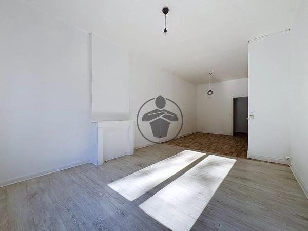 Location                                                      Maison
                        
                     6 pièces                      122 m2                     à Saint-Quentin
