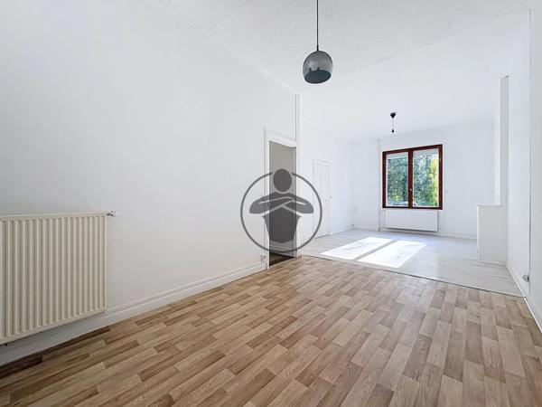 Location                                                      Maison
                        
                     6 pièces                      122 m2                     à Saint-Quentin