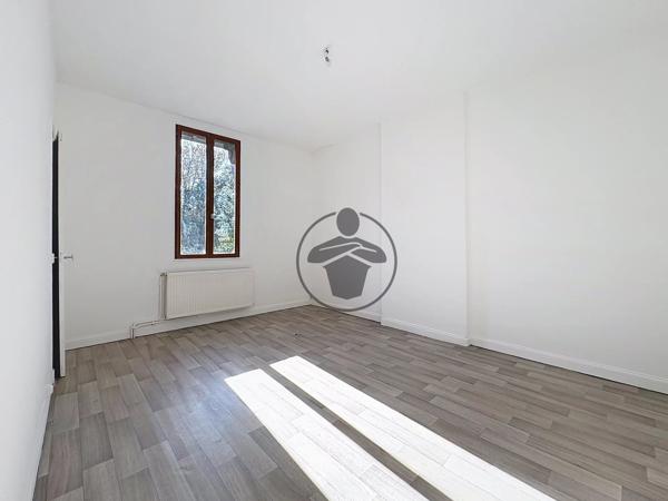 Location                                                      Maison
                        
                     6 pièces                      122 m2                     à Saint-Quentin
