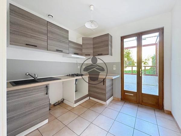 Location                                                      Maison
                        
                     6 pièces                      122 m2                     à Saint-Quentin