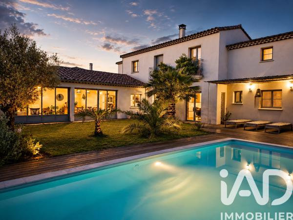 Maison à vendre 10 pièces 225 m² Balaruc-les-Bains