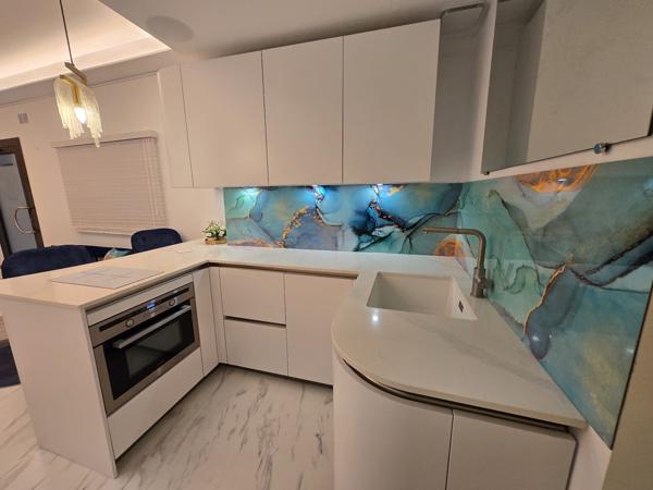 Antibes (06160) MURS COMMERCIAUX - ANTIBES / JUAN-LES-PINS - 123 m² MODULABLES - PROXIMITE IMMEDIATE PLAGES - RESTAURANTS