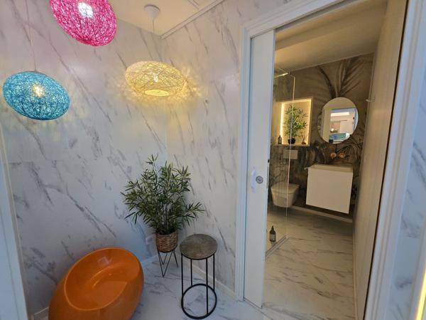 Antibes (06160) MURS COMMERCIAUX - ANTIBES / JUAN-LES-PINS - 123 m² MODULABLES - PROXIMITE IMMEDIATE PLAGES - RESTAURANTS