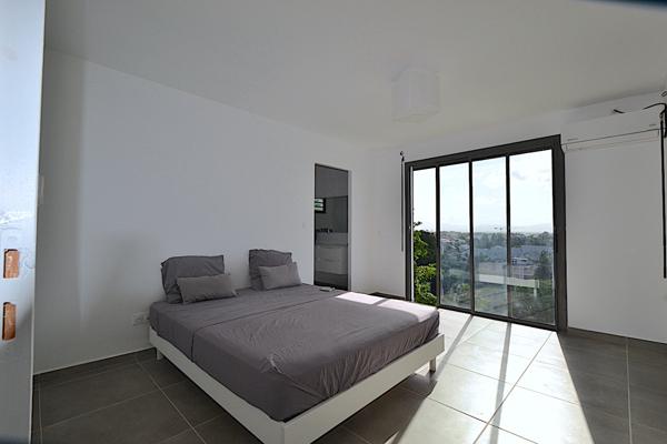 Les Abymes (97139) Villa neuve T4 piscine Dothemare