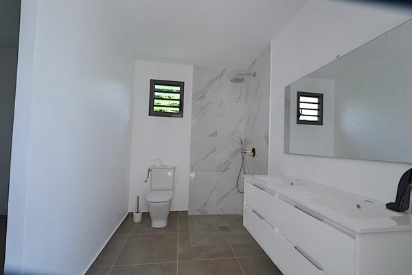 Les Abymes (97139) Villa neuve T4 piscine Dothemare