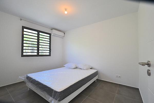 Les Abymes (97139) Villa neuve T4 piscine Dothemare