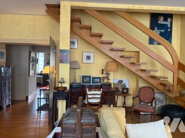 EXCEPTIONNEL  DUPLEX AVEC TERRASSE AU COEUR DE QUIMPER