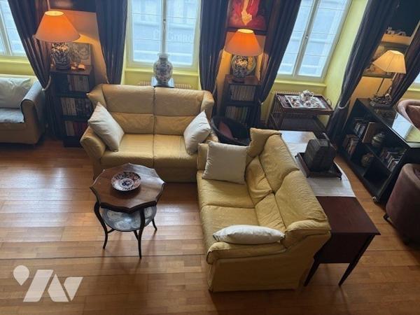 EXCEPTIONNEL  DUPLEX AVEC TERRASSE AU COEUR DE QUIMPER