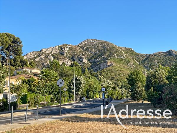 Maison Marseille - 4 pièces - 86 m2 (dont 59,84m2 en loi carrez)