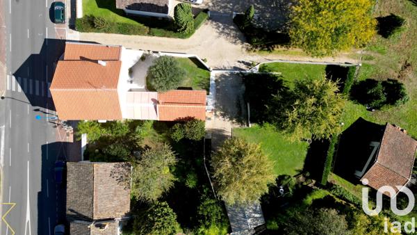 Maison à vendre 6 pièces 210 m² Saint-Seurin-sur-l'Isle