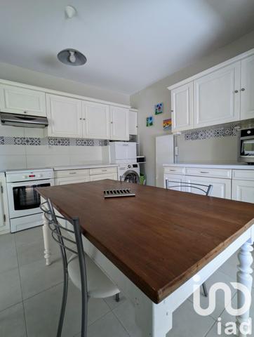 Maison à vendre 6 pièces 210 m² Saint-Seurin-sur-l'Isle