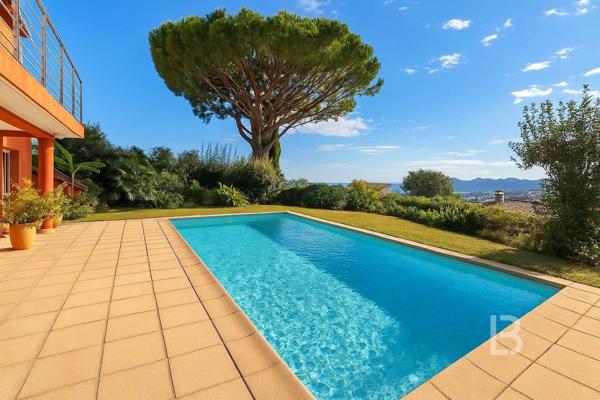 Co-Exclusivité - Villa au Cannet au calme avec vue Mer et Estérel spectaculaire