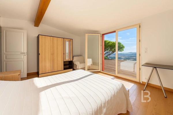 Co-Exclusivité - Villa au Cannet au calme avec vue Mer et Estérel spectaculaire