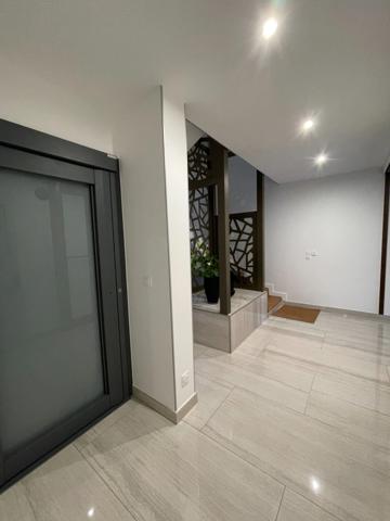 ARRAS (62) - Villa d'architecte contemporaine 6 chambres - Entièrement clôturée et sécurisée - Ascenseur