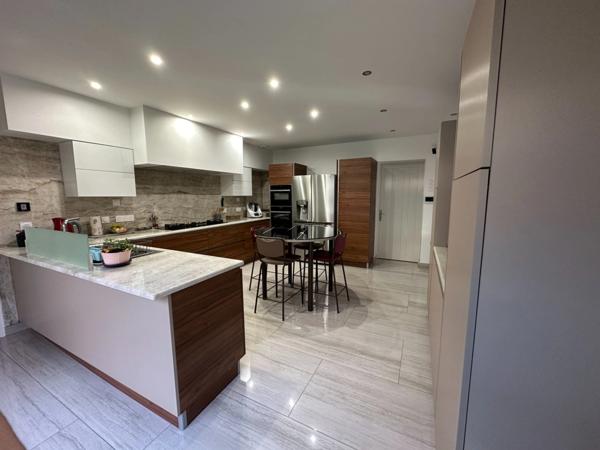 ARRAS (62) - Villa d'architecte contemporaine 6 chambres - Entièrement clôturée et sécurisée - Ascenseur