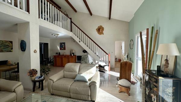 Maison à vendre 6 pièces SAINT JEAN D'ILLAC (33)