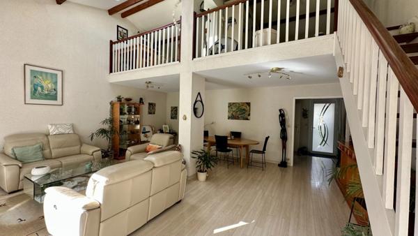 Maison à vendre 6 pièces SAINT JEAN D'ILLAC (33)