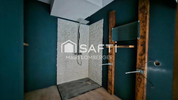 Maison en pierre à rénover au charme atypique à GY