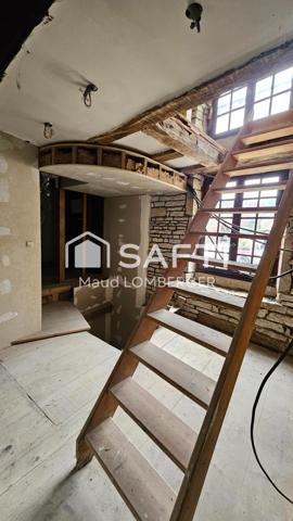 Maison en pierre à rénover au charme atypique à GY