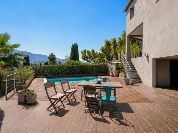 Maison familiale avec piscine, dépendance et stationnement ? Marseille 11e