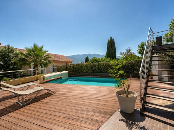 Maison familiale avec piscine, dépendance et stationnement ? Marseille 11e