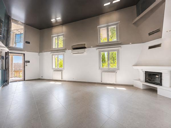 Maison familiale avec piscine, dépendance et stationnement ? Marseille 11e