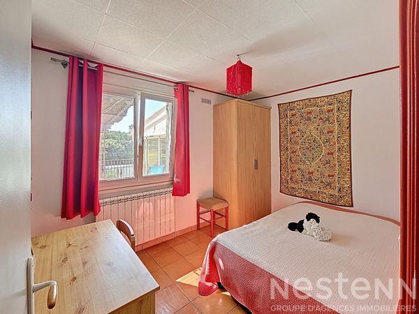 Maison de 146 m2 avec 4 chambres, véranda, garage, piscine et pool house à Saint Maximin la Sainte Baume