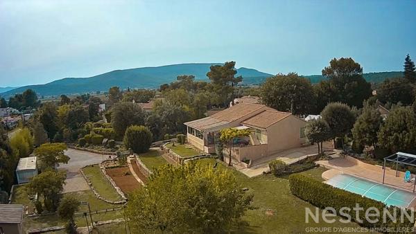 Maison de 146 m2 avec 4 chambres, véranda, garage, piscine et pool house à Saint Maximin la Sainte Baume